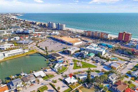 Casa en venta en Madeira Beach, Florida, 2 dormitorios, 138.98 m2 № 1855535 - foto 13