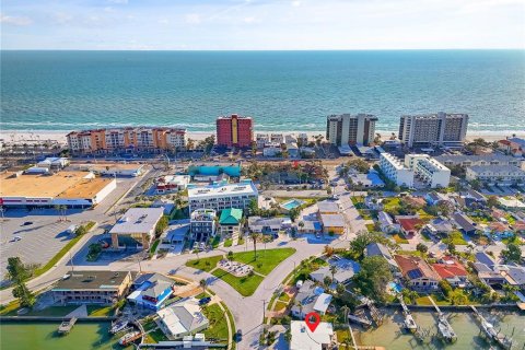 Casa en venta en Madeira Beach, Florida, 2 dormitorios, 138.98 m2 № 1855535 - foto 12