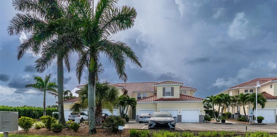 Condo à Punta Gorda, Floride, 3 chambres № 1821190