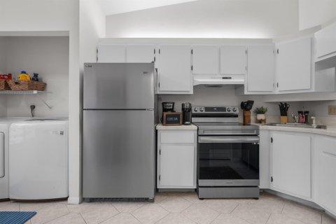 Apartamento en alquiler en Palm City, Florida, 2 dormitorios, 108.7 m2 № 2271216 - foto 2