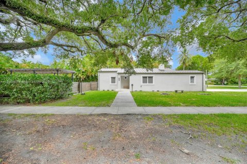 Casa en venta en Miami Springs, Florida, 3 dormitorios, 122.17 m2 № 1967394 - foto 1