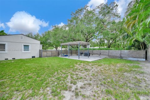 Casa en venta en Miami Springs, Florida, 3 dormitorios, 122.17 m2 № 1967394 - foto 19