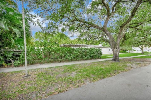 Casa en venta en Miami Springs, Florida, 3 dormitorios, 122.17 m2 № 1967394 - foto 14