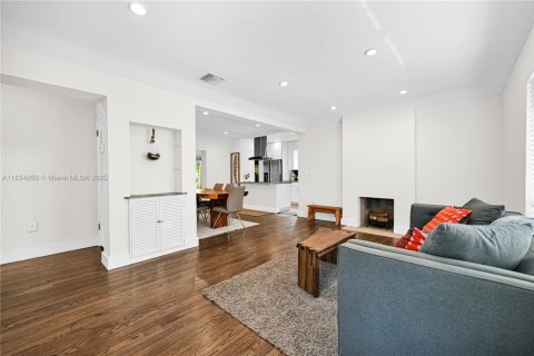 Casa en venta en Miami Springs, Florida, 3 dormitorios, 122.17 m2 № 1967394 - foto 20