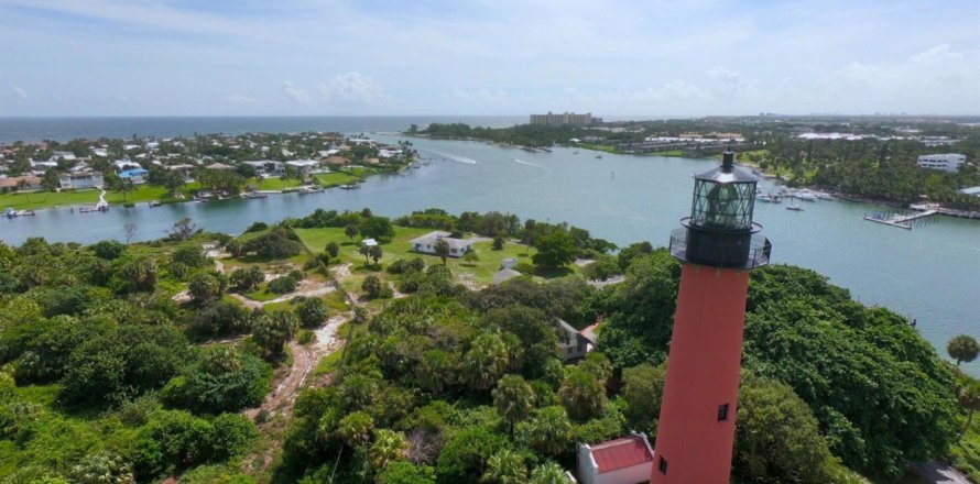 Condominio en Jupiter, Florida, 2 dormitorios  № 1007606