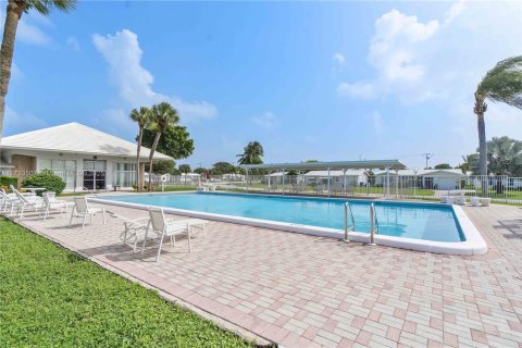 Condo in Pompano Beach, Florida, 2 bedrooms  № 1482747 - photo 19
