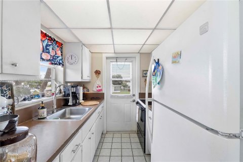 Condo in Pompano Beach, Florida, 2 bedrooms  № 1482747 - photo 7