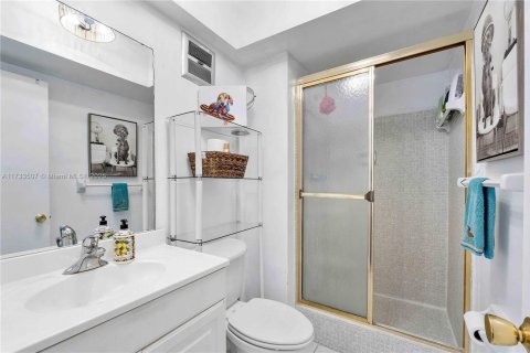 Condo in Pompano Beach, Florida, 2 bedrooms  № 1482747 - photo 14