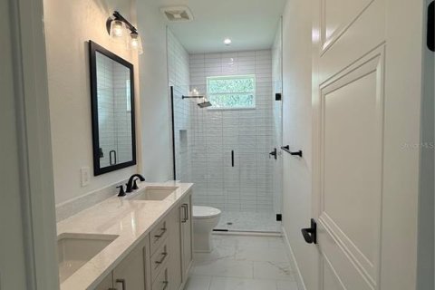 House in Apopka, Florida 4 bedrooms, 233.37 sq.m. № 2393874 - photo 10
