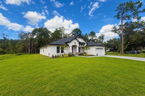 House in Apopka, Florida 4 bedrooms, 233.37 sq.m. № 2393874 - photo 2