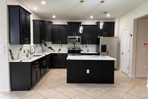 Townhouse in Orlando, Florida 4 bedrooms, 208.57 sq.m. № 2266926 - photo 5