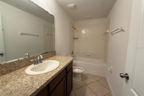 Townhouse in Orlando, Florida 4 bedrooms, 208.57 sq.m. № 2266926 - photo 14
