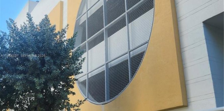 Condominio en Miami, Florida, 1 dormitorio  № 2006024