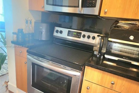 Condominio en venta en Miami, Florida, 1 dormitorio, 71.81 m2 № 2006024 - foto 8