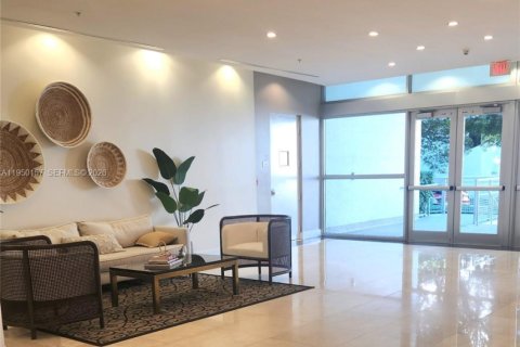 Condominio en venta en Miami, Florida, 1 dormitorio, 71.81 m2 № 2006024 - foto 4