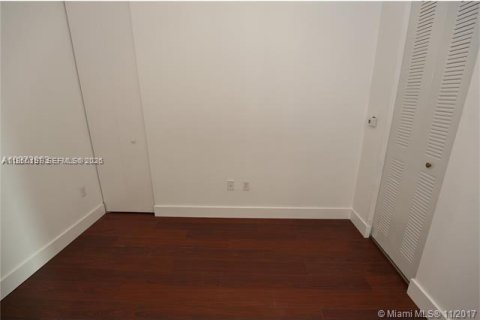 Condominio en venta en Miami, Florida, 1 dormitorio, 71.81 m2 № 2006024 - foto 10