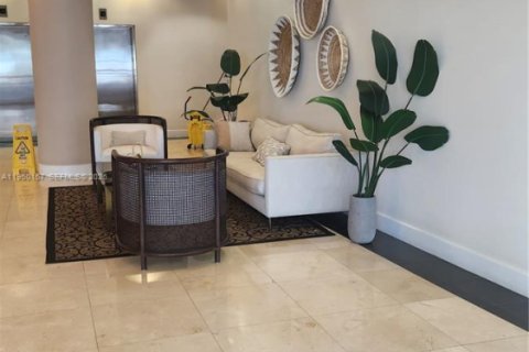 Condominio en venta en Miami, Florida, 1 dormitorio, 71.81 m2 № 2006024 - foto 3