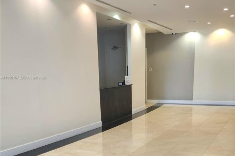 Condominio en venta en Miami, Florida, 1 dormitorio, 71.81 m2 № 2006024 - foto 2