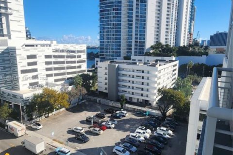 Condominio en venta en Miami, Florida, 1 dormitorio, 71.81 m2 № 2006024 - foto 5