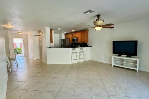 Townhouse in Boca Raton, Florida 3 bedrooms, 123.93 sq.m. № 2298058 - photo 4