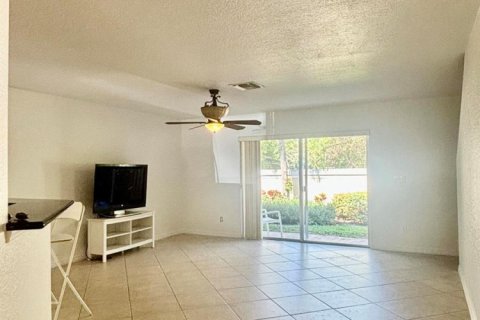 Townhouse in Boca Raton, Florida 3 bedrooms, 123.93 sq.m. № 2298058 - photo 3