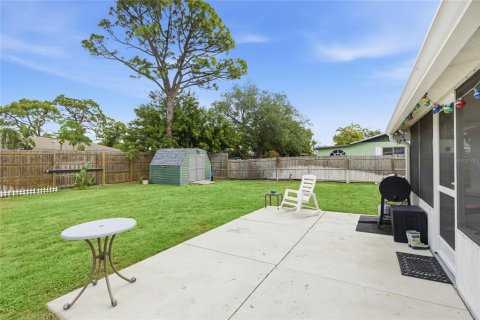 House in Venice, Florida 3 bedrooms, 148.27 sq.m. № 2103185 - photo 27
