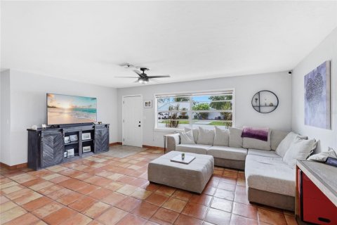 House in Venice, Florida 3 bedrooms, 148.27 sq.m. № 2103185 - photo 7