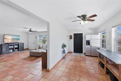 House in Venice, Florida 3 bedrooms, 148.27 sq.m. № 2103185 - photo 5