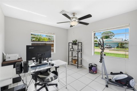 House in Venice, Florida 3 bedrooms, 148.27 sq.m. № 2103185 - photo 18