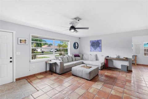 House in Venice, Florida 3 bedrooms, 148.27 sq.m. № 2103185 - photo 8