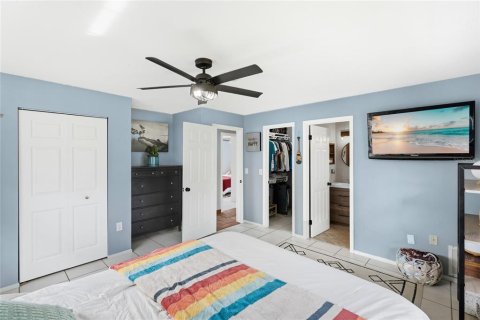 House in Venice, Florida 3 bedrooms, 148.27 sq.m. № 2103185 - photo 16