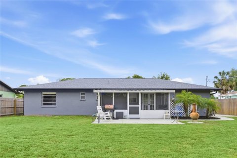 House in Venice, Florida 3 bedrooms, 148.27 sq.m. № 2103185 - photo 30
