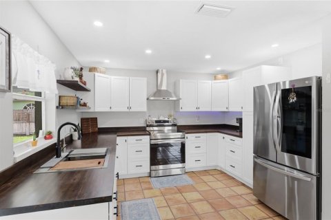 House in Venice, Florida 3 bedrooms, 148.27 sq.m. № 2103185 - photo 12