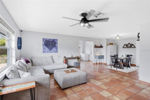 House in Venice, Florida 3 bedrooms, 148.27 sq.m. № 2103185 - photo 9