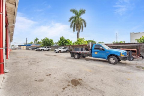 Купить коммерческую недвижимость в Хомстед, Флорида № 2021444 - фото 20