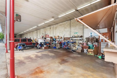 Купить коммерческую недвижимость в Хомстед, Флорида № 2021444 - фото 26