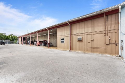Купить коммерческую недвижимость в Хомстед, Флорида № 2021444 - фото 18