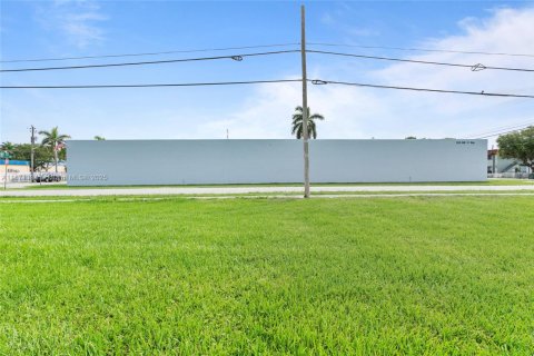 Купить коммерческую недвижимость в Хомстед, Флорида № 2021444 - фото 3