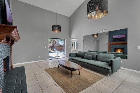 House in Orlando, Florida 4 bedrooms, 194.26 sq.m. № 2240006 - photo 6