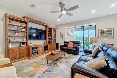 Casa en venta en Poinciana, Florida, 2 dormitorios, 184.04 m2 № 1901844 - foto 7