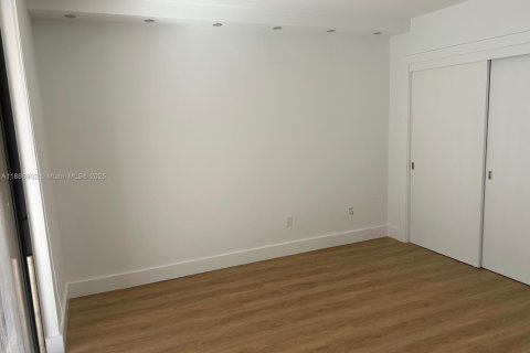 Copropriété à louer à Bal Harbour, Floride: 2 chambres, 187.48 m2 № 1954971 - photo 10