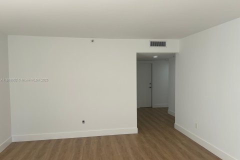 Copropriété à louer à Bal Harbour, Floride: 2 chambres, 187.48 m2 № 1954971 - photo 11