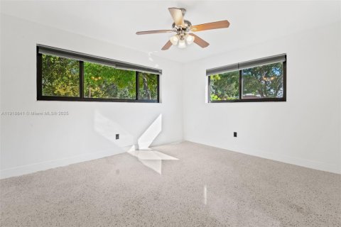 Casa en venta en Miami Springs, Florida, 3 dormitorios, 162.76 m2 № 1974601 - foto 17