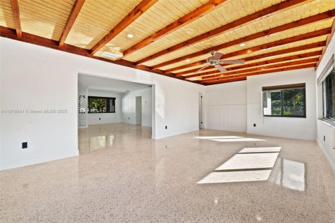 Casa en venta en Miami Springs, Florida, 3 dormitorios, 162.76 m2 № 1974601 - foto 10
