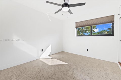 Casa en venta en Miami Springs, Florida, 3 dormitorios, 162.76 m2 № 1974601 - foto 16
