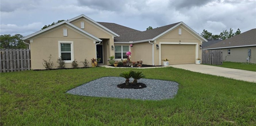 Casa en Citrus Springs, Florida 4 dormitorios, 196.67 m2 № 2197578