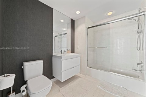 Condo in North Miami Beach, Florida, 2 bedrooms  № 2253697 - photo 23