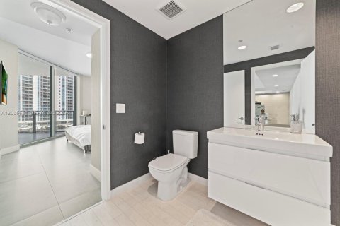 Condo in North Miami Beach, Florida, 2 bedrooms  № 2253697 - photo 24