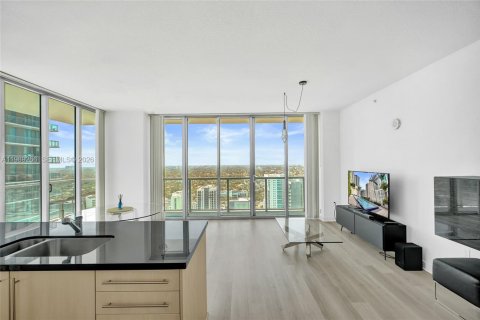 Condo in Miami, Florida, 2 bedrooms  № 2051488 - photo 13