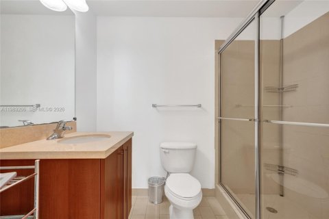 Condo in Miami, Florida, 2 bedrooms  № 2051488 - photo 24